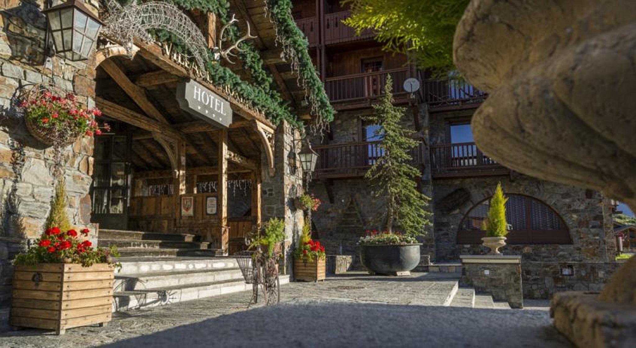 Hotel Village Montana By Les Etincelles Tignes Exterior foto